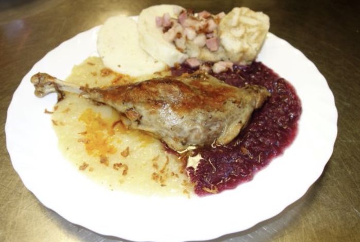 VINOTÉKA PŘI SVÍČKÁCH